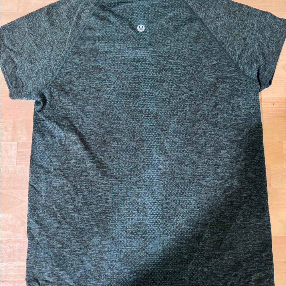 Lululemon size 6 swift tech shirt- this is the waist length version.